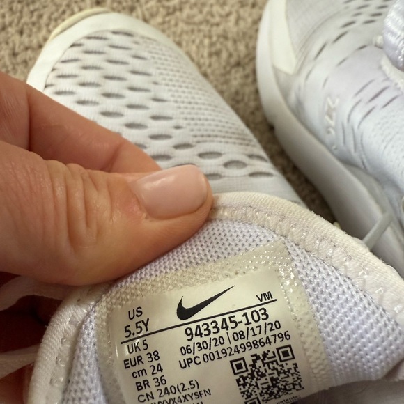 Nike Air Max 270 5.5Y - Picture 5 of 6